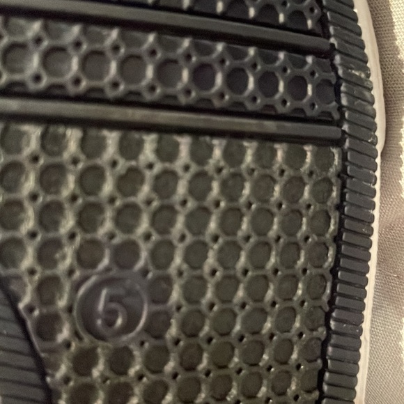 Gymboree NWOT Embroidery embellished sneakers - Picture 3 of 5